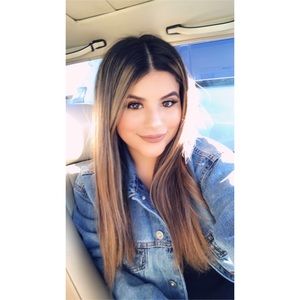 Meet your Posher, Rebeca